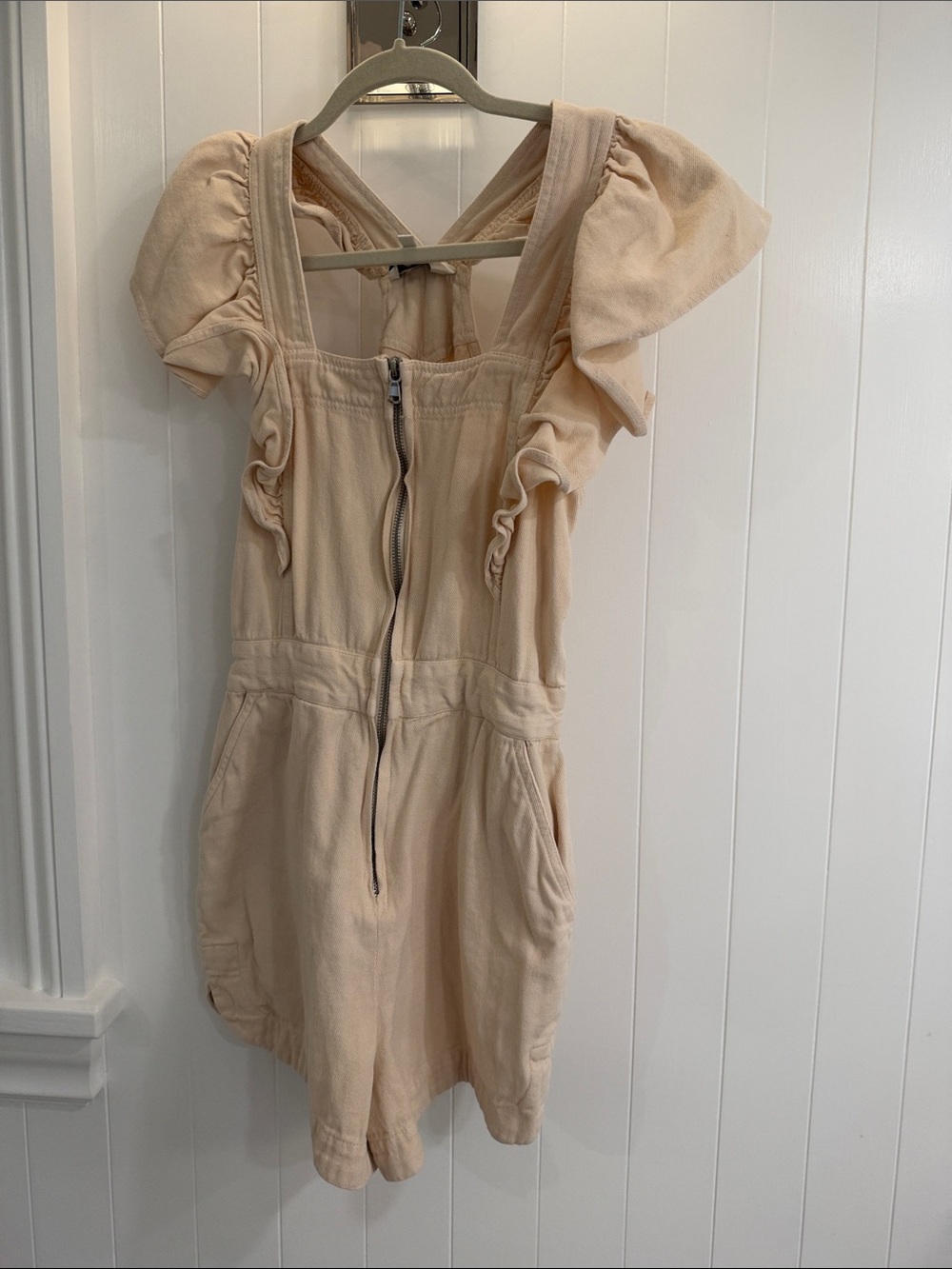 Women’s Cream Zip-Front One-Piece Romper with Puff Sleeves